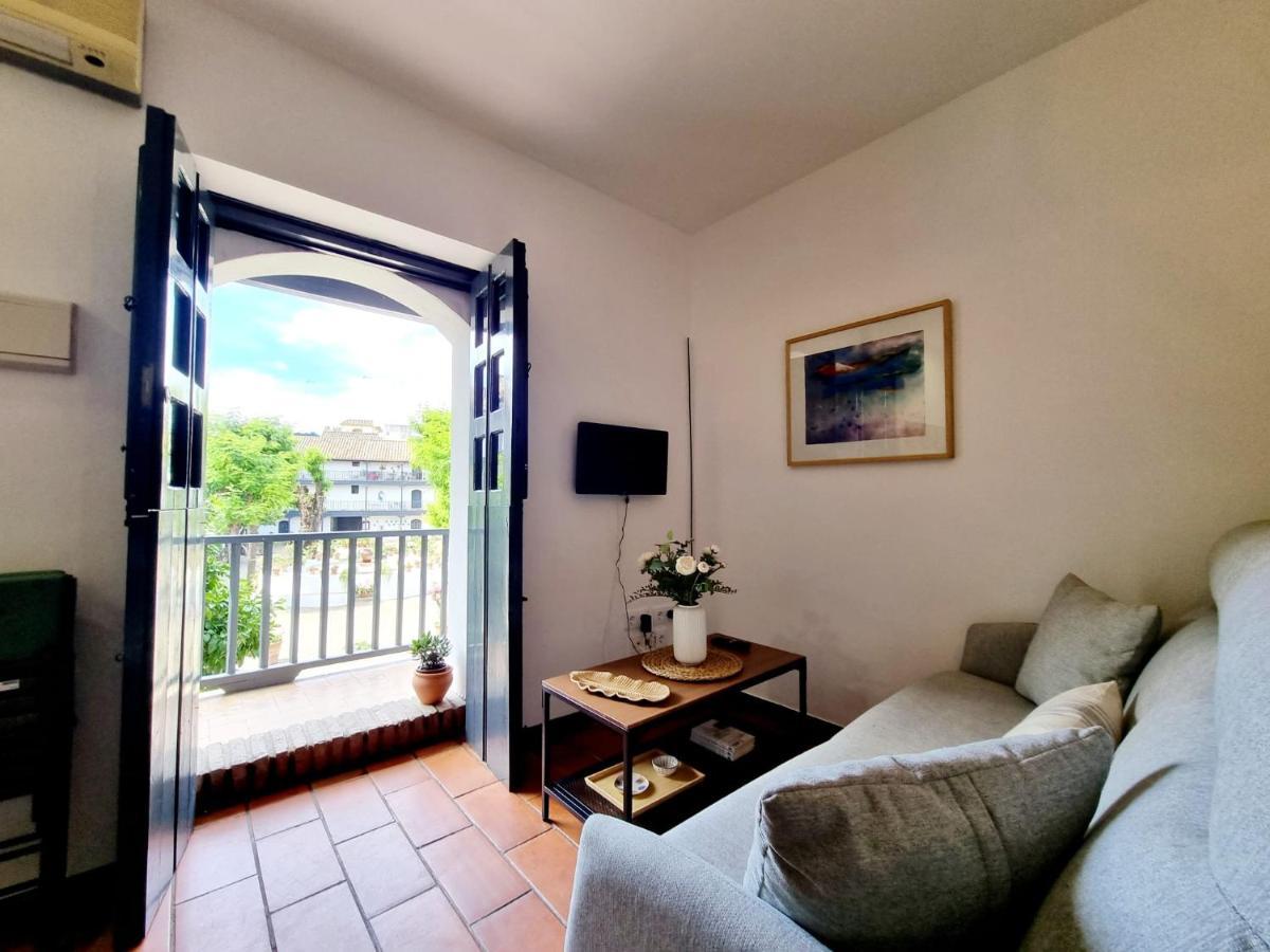 Apartamento Con Patio Sevillano Exteriör bild